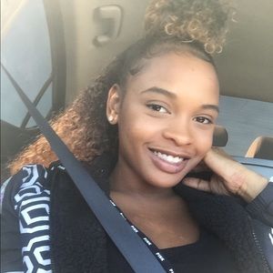 Meet your Posher, Michelle